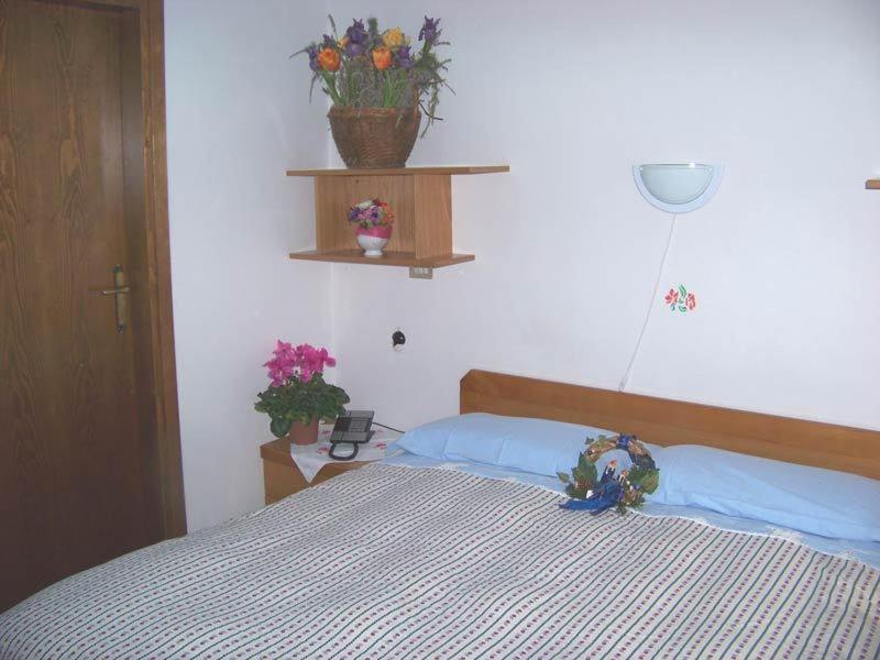 Garni Pecol Fusine Room photo