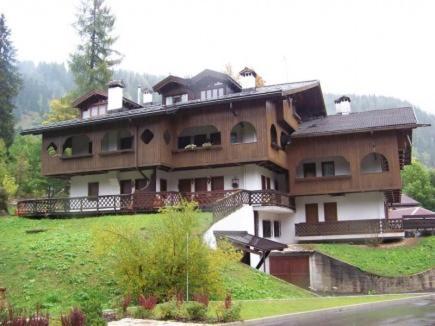 Garni Pecol Fusine Exterior photo